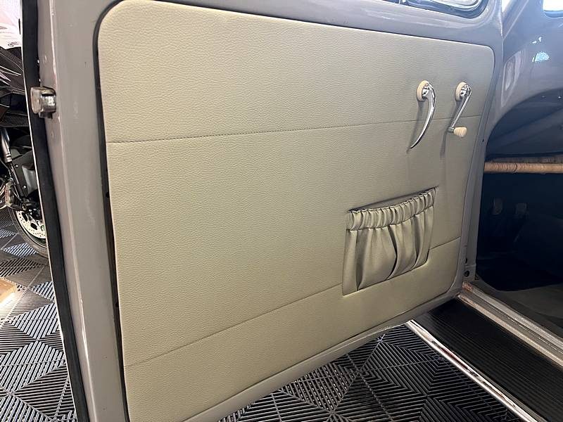 VOLKSWAGEN COCCINELLE  Ovale 1956