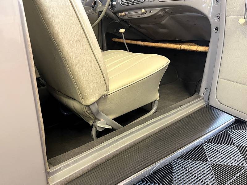 VOLKSWAGEN COCCINELLE  Ovale 1956