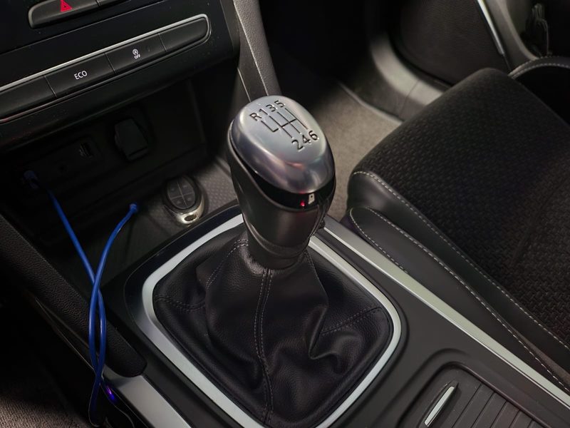 RENAULT MEGANE IV 1.3 TCe 140Cv INTENS /CAMERA+CARPLAY+MAIN LIBRE+LUMIERE D'AMBIANCE/