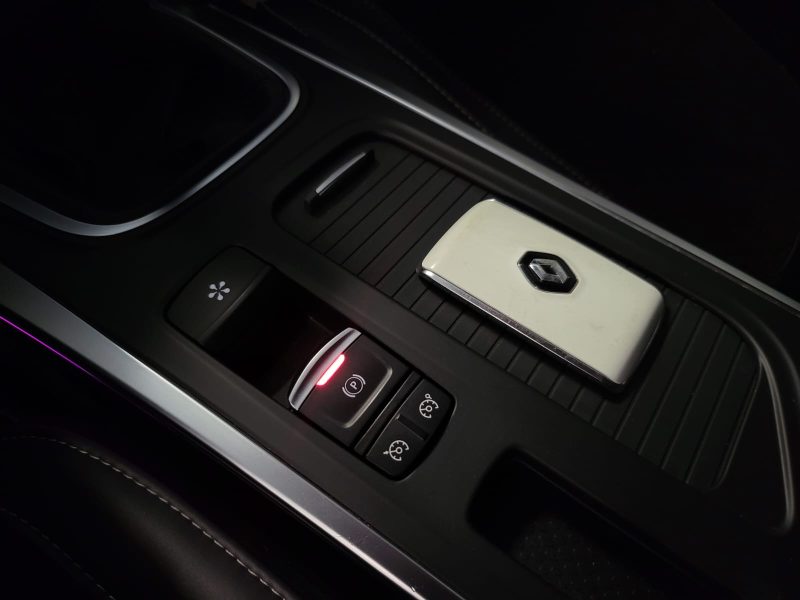 RENAULT MEGANE IV 1.3 TCe 140Cv INTENS /CAMERA+CARPLAY+MAIN LIBRE+LUMIERE D'AMBIANCE/