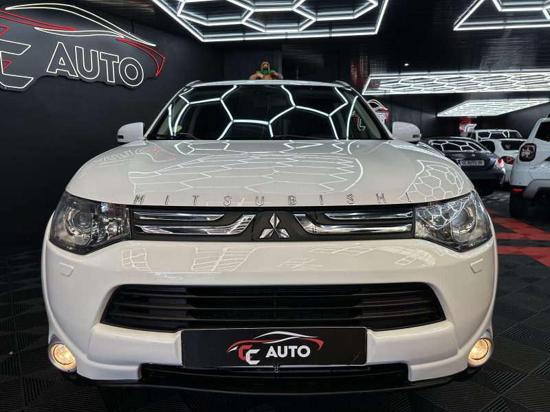 MITSUBISHI OUTLANDER 2012