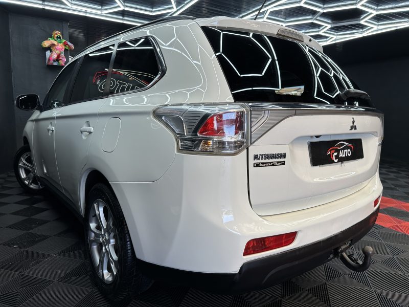 MITSUBISHI OUTLANDER 2012