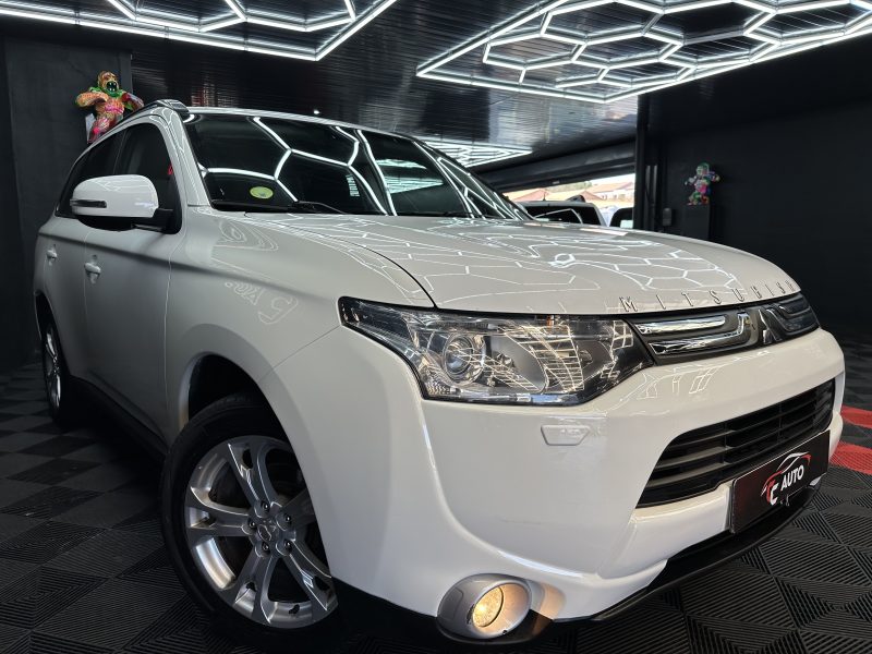 MITSUBISHI OUTLANDER 2012