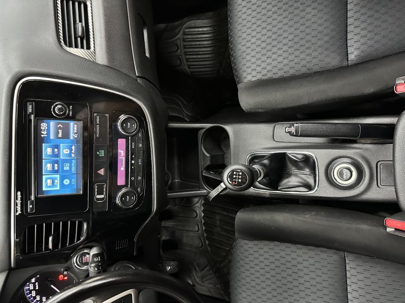 MITSUBISHI OUTLANDER 2012