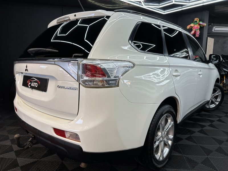 MITSUBISHI OUTLANDER 2012