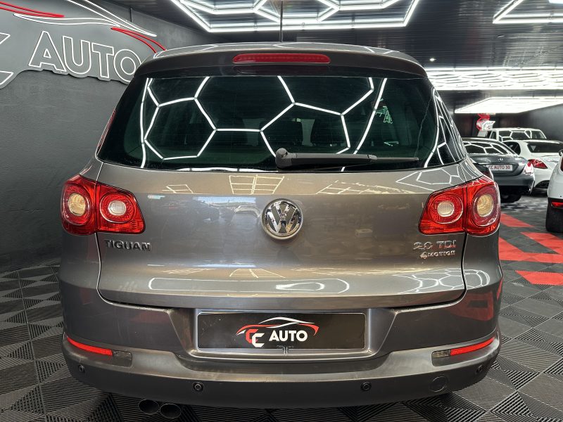 VOLKSWAGEN TIGUAN 2011
