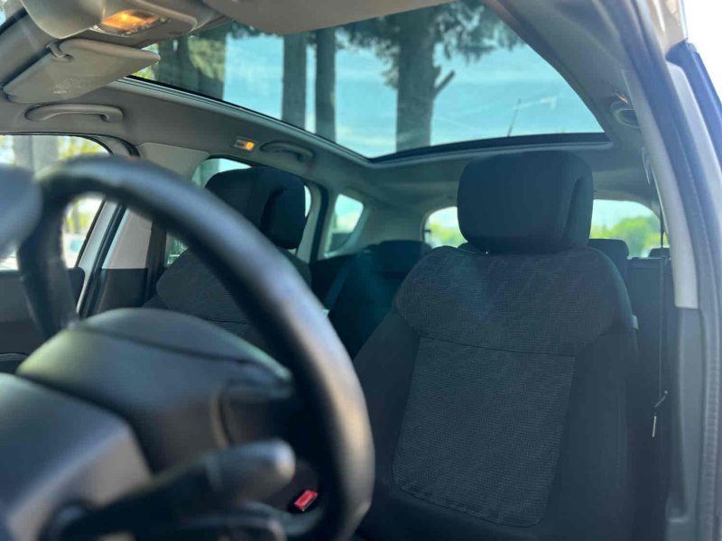 PEUGEOT 3008 Monospace 2011