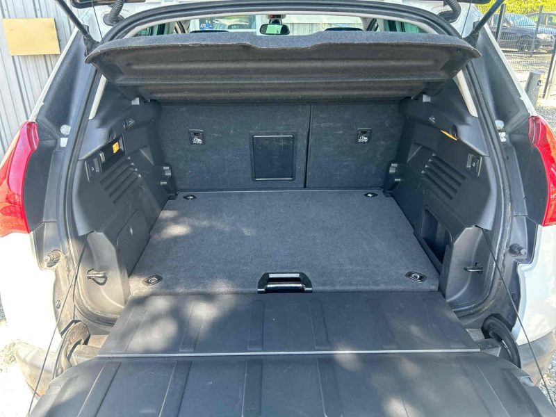 PEUGEOT 3008 Monospace 2011