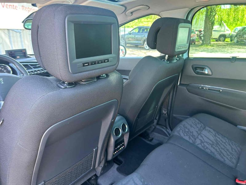 PEUGEOT 3008 Monospace 2011