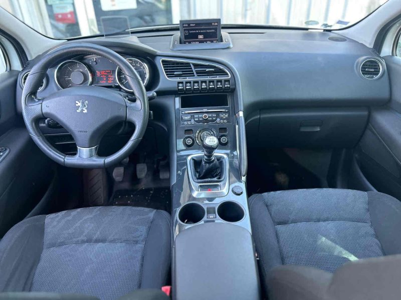 PEUGEOT 3008 Monospace 2011