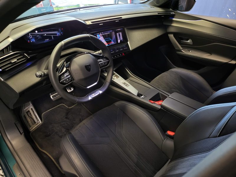 PEUGEOT 308 SW 1.2 PURETECH 130cv EAT8 GT / CARPLAY / I-COCKPIT 3D / KEYLESS