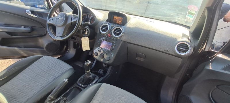OPEL CORSA 2011