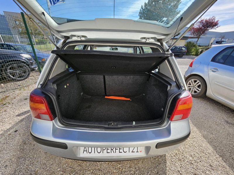 VOLKSWAGEN GOLF IV 2002