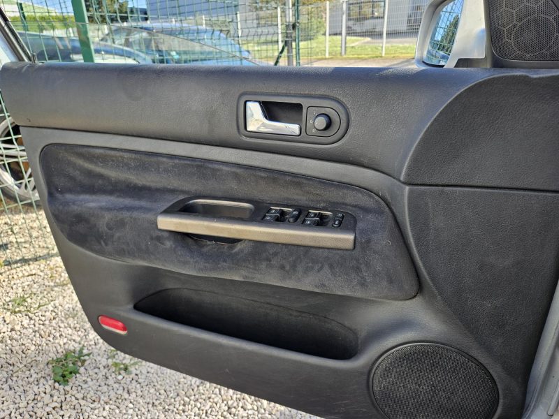 VOLKSWAGEN GOLF IV 2002