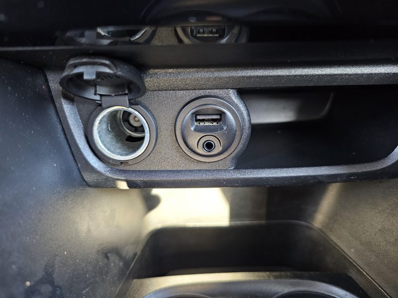 PEUGEOT 2008  1.6 HDI 92 CH BLUE LION 