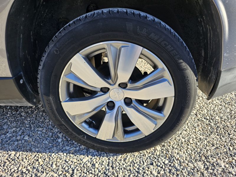PEUGEOT 2008  1.6 HDI 92 CH BLUE LION 