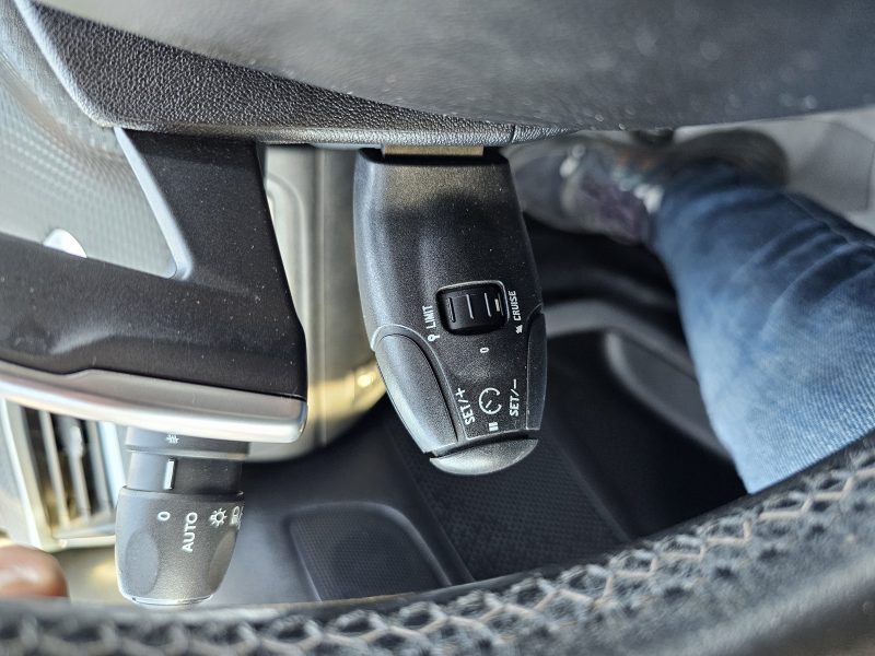 PEUGEOT 2008  1.6 HDI 92 CH BLUE LION 