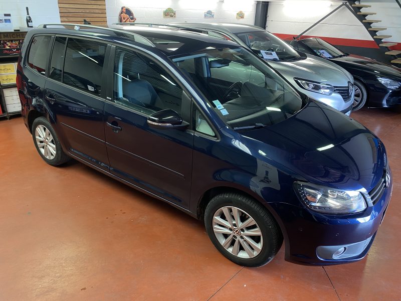 VOLKSWAGEN TOURAN 2012