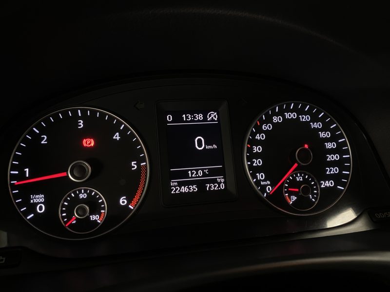 VOLKSWAGEN TOURAN 2012