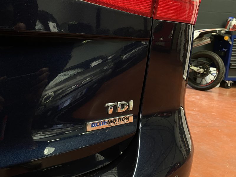 VOLKSWAGEN TOURAN 2012