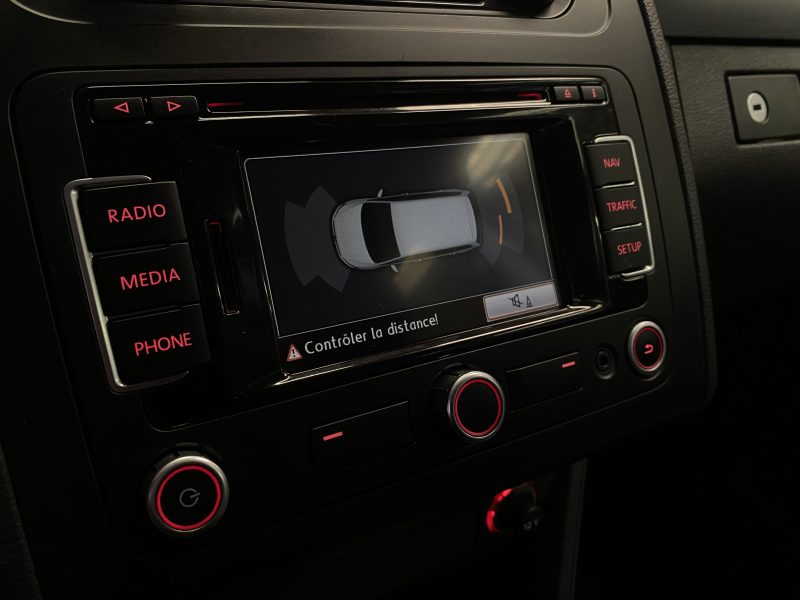 VOLKSWAGEN TOURAN 2012