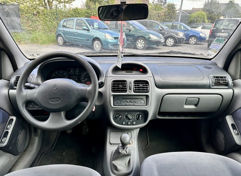 RENAULT CLIO II 2001