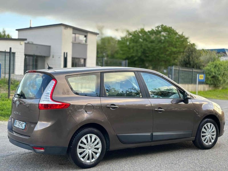 RENAULT GRAND SCENIC III 2009