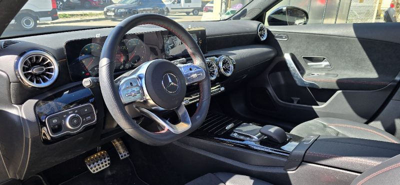 Mercedes-Benz Classe A 200 163ch AMG Line 7G-DCT