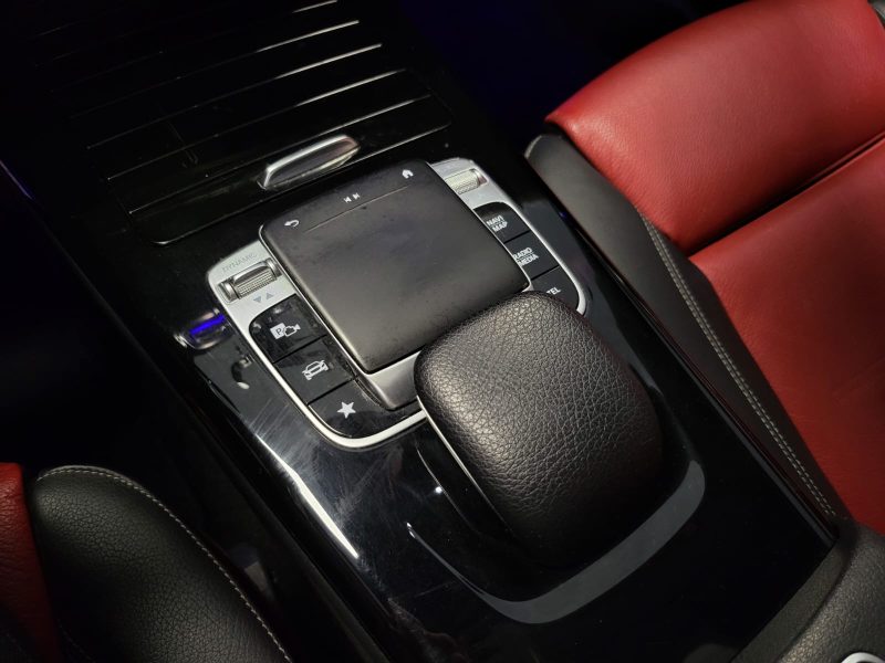 MERCEDES CLASSE A 180 136cv AMG LINE TOIT OUVRANTS / SIEGES A MEMOIRES / KEYLESS GO / PACK LUMIERE D