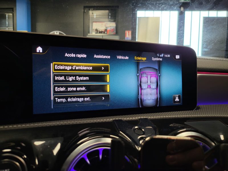 MERCEDES CLASSE A 180 136cv AMG LINE TOIT OUVRANTS / SIEGES A MEMOIRES / KEYLESS GO / PACK LUMIERE D