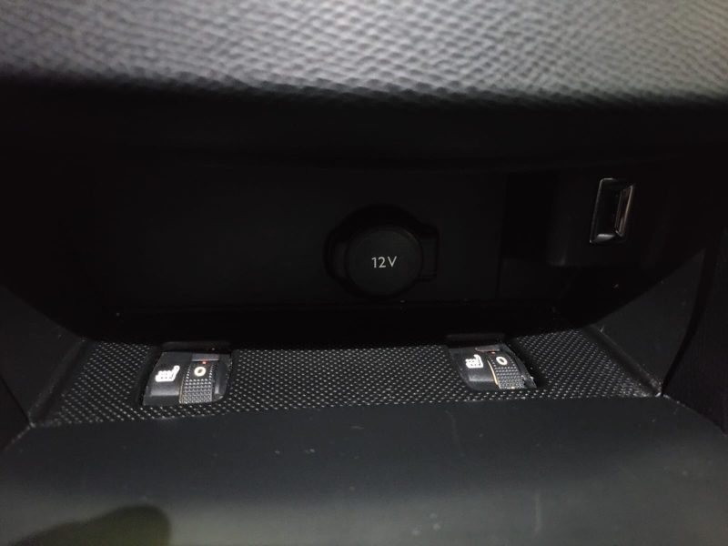 PEUGEOT 308 SW II 1.2 PureTech 130cv GT-Line BVM6 / SIEGES CHAUFFANT-MASSANT/APPLE CARPLAY/CAMERA DE