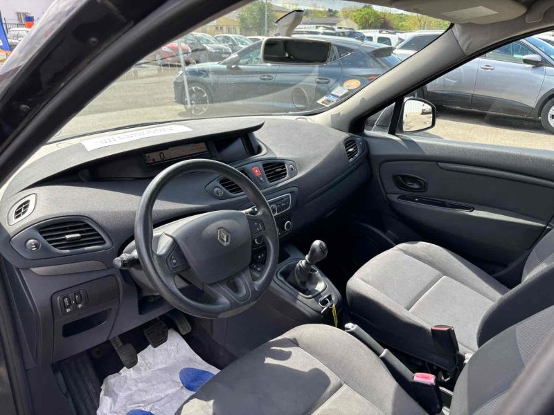RENAULT SCENIC III 1.5 DCI 85 CARMINAT TOMTOM