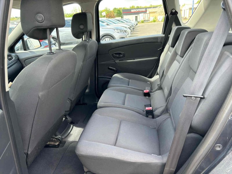 RENAULT SCENIC III 1.5 DCI 85 CARMINAT TOMTOM