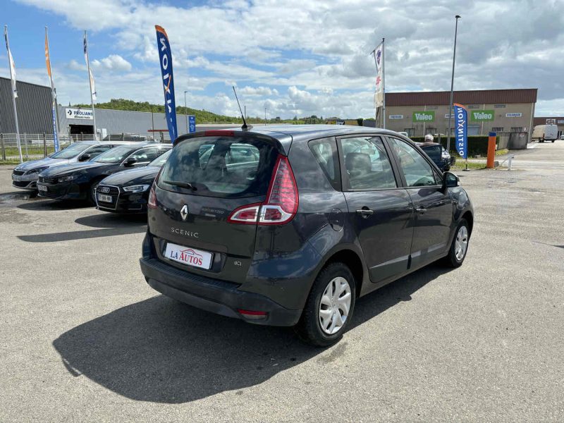 RENAULT SCENIC III 1.5 DCI 85 CARMINAT TOMTOM