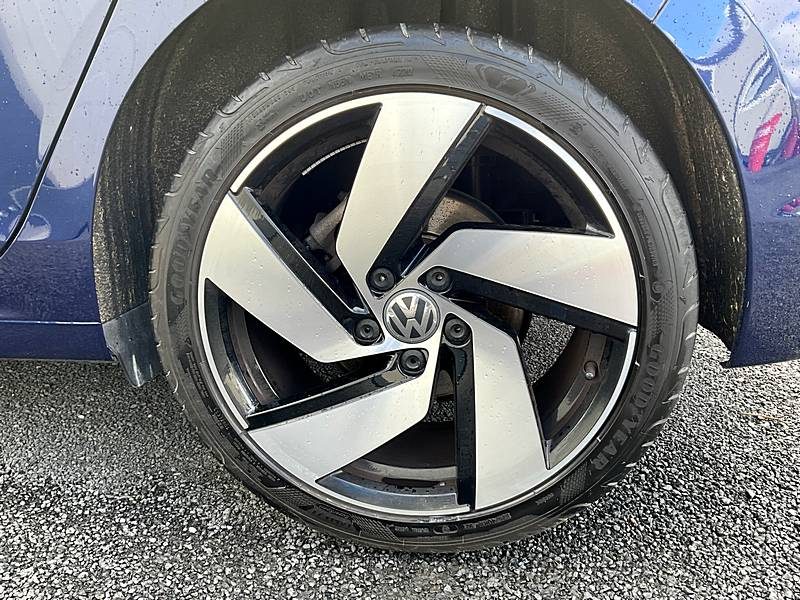 VOLKSWAGEN GOLF VIII 2020