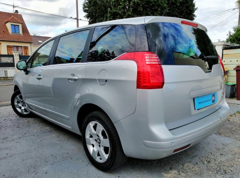 PEUGEOT 5008 2014