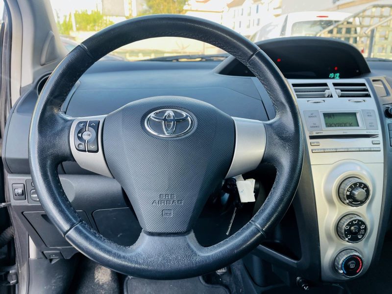 TOYOTA YARIS 2008