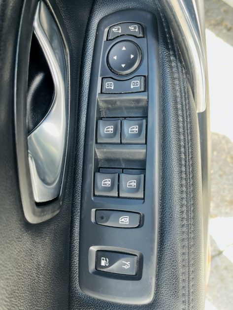 RENAULT LATITUDE 2011