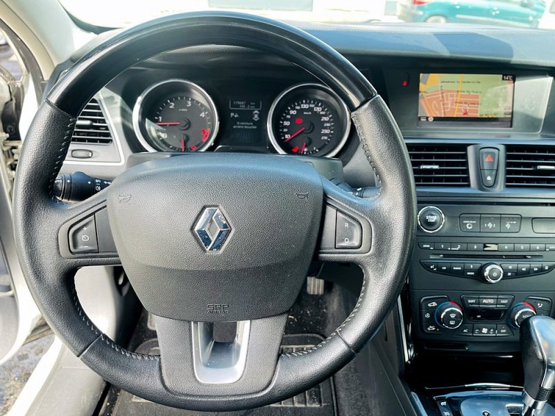 RENAULT LATITUDE 2011