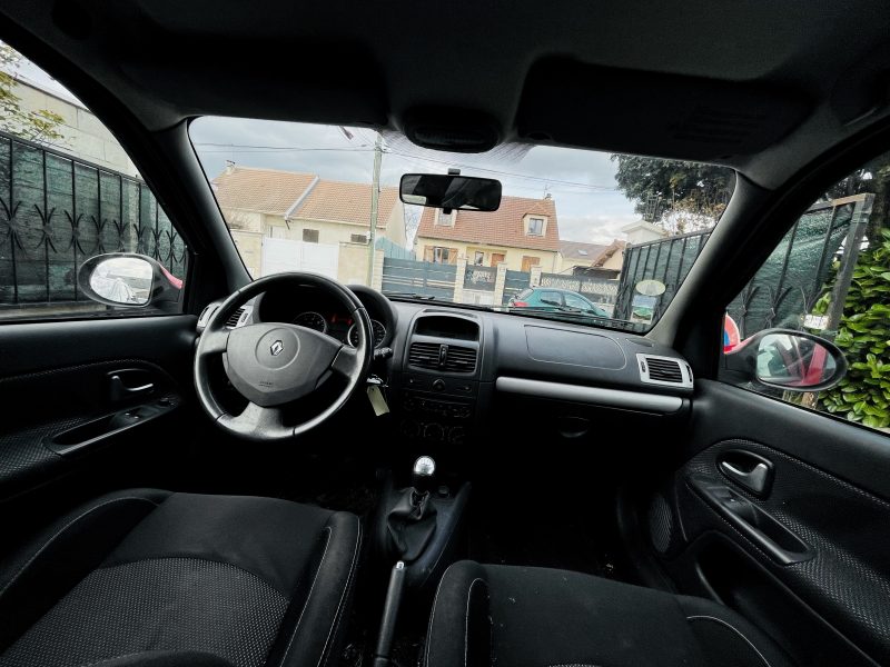 RENAULT CLIO II 2010