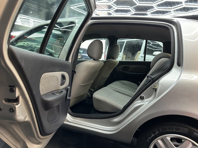 RENAULT CLIO II 2005