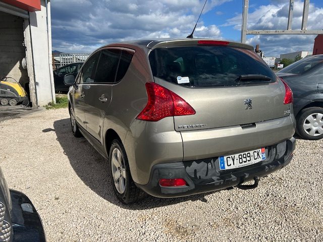 PEUGEOT 3008 1.6 HDI 115 BLUE LION