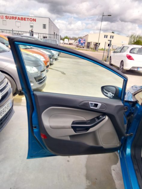 FORD FIESTA VI 1.25 82 Trend