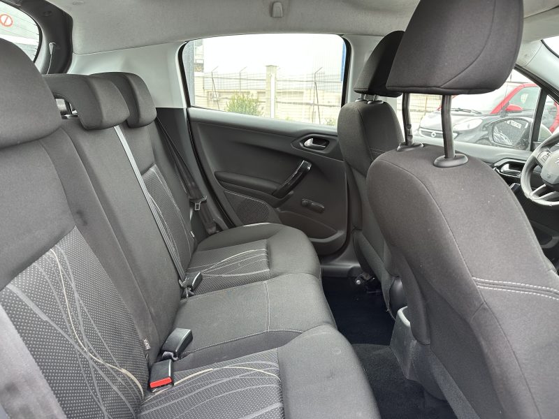 PEUGEOT 208 1.4 HDi ACTIVE 70ch Crit’Air2  2013
