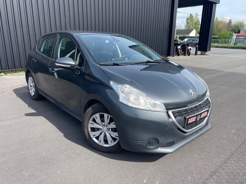 PEUGEOT 208 2013