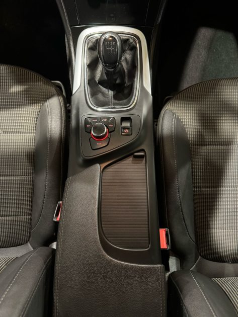 OPEL INSIGNIA A 2012