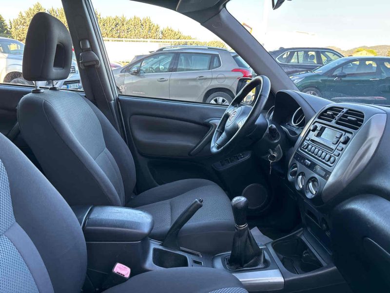 TOYOTA RAV 4 II 2004