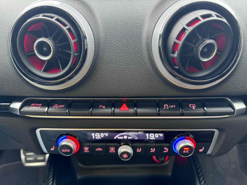 AUDI RS3 Sportback Full black Toit ouvrant / Echappement RS Reprise possible