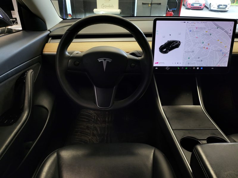 TESLA MODEL 3 STANDARS RANGE PLUS 