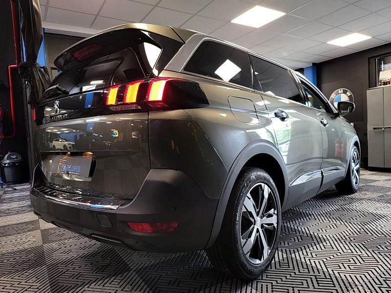 PEUGEOT 5008 1.2 PureTech 130cv 7P /ALLURE BUSINESS /TOIT OUVRANT+FOCAL+SIEGE ELECTRIQUE/
